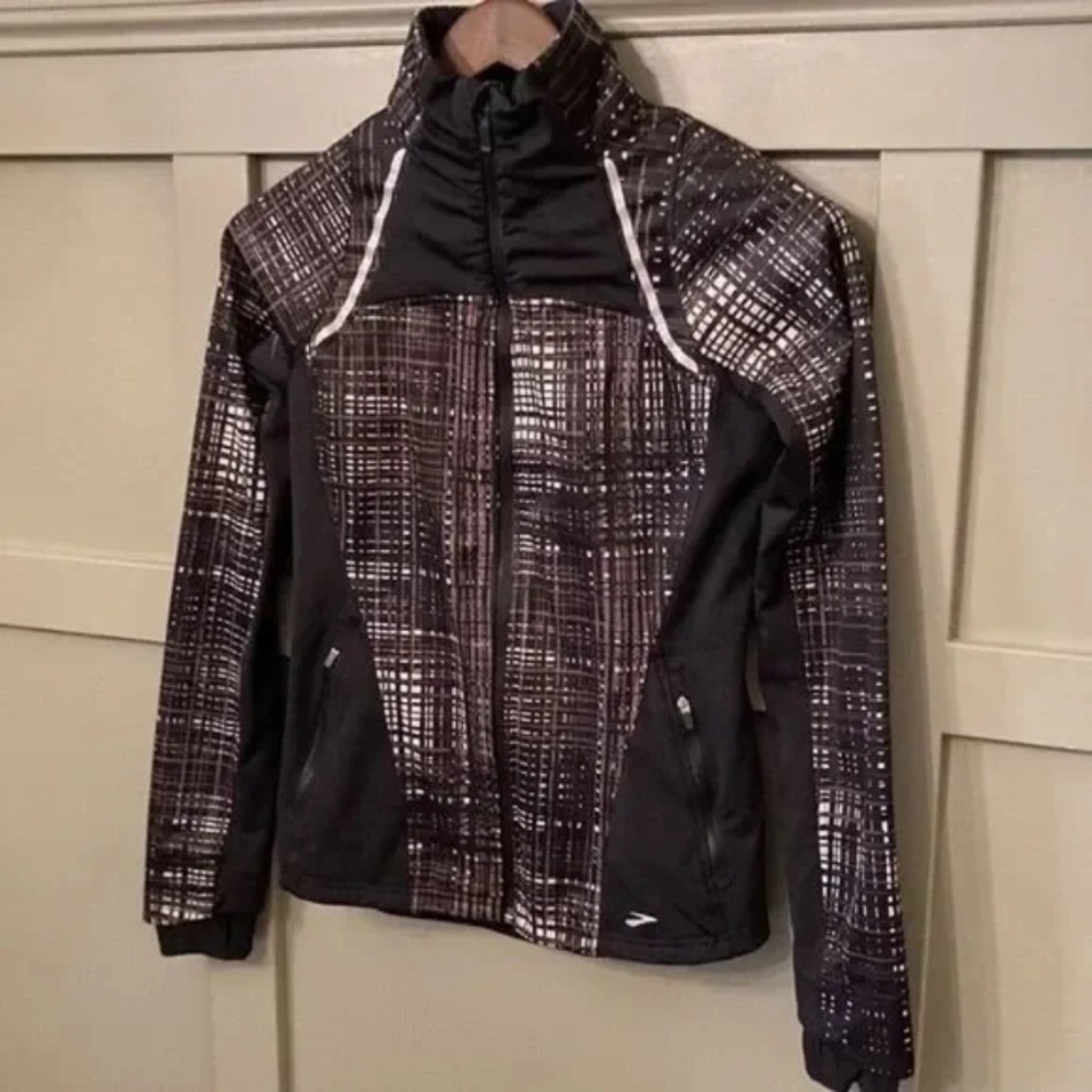 Brooks Utopia Softshell Ii Running Jacket Full Zi… - image 4